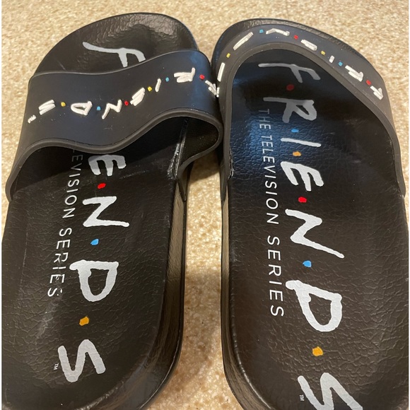 COPY - FRIENDS sliders, NEW W/O tag, size 9, excellent condition, never worn. - Picture 3 of 8